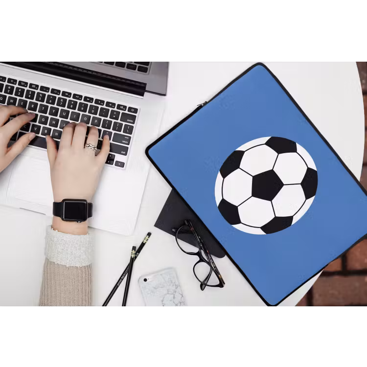 Laptophoes - Voetbal - Zwart-wit - Sport - Illustratie - Blauw — 3