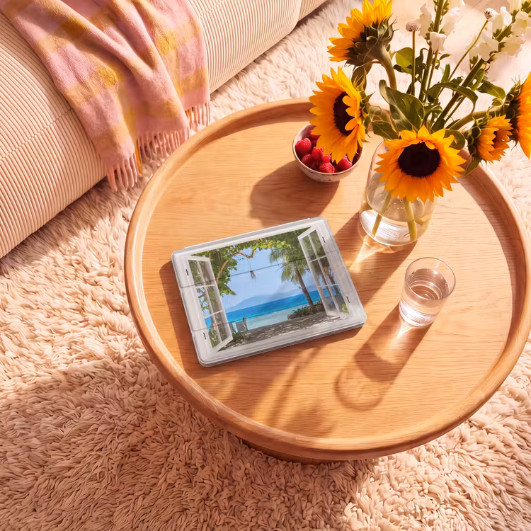 iPad hoes - Doorkijk - Boom - Zee - Palmboom - Heuvels - Strand - Blauw — 2