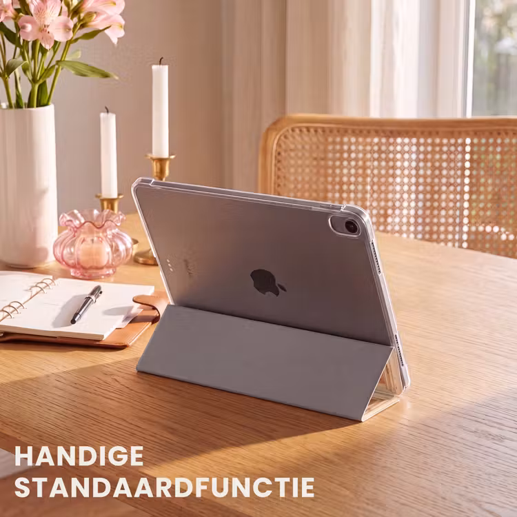 iPad hoes - Doorkijk - Winterlandschap - Huisje - Bergen - Uitzicht — 3
