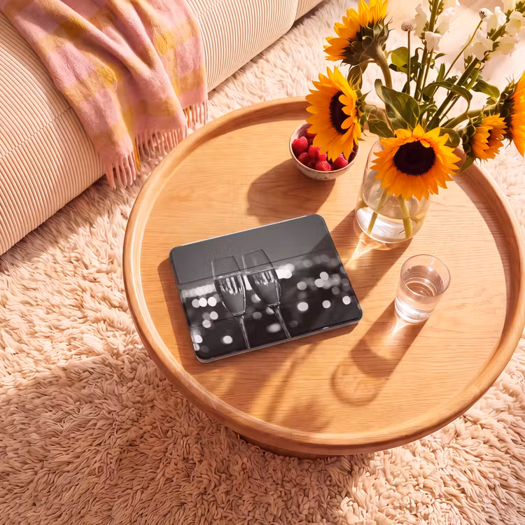 iPad hoes - Bubbels - Proosten - Champagneglazen - Stadslichten — 2
