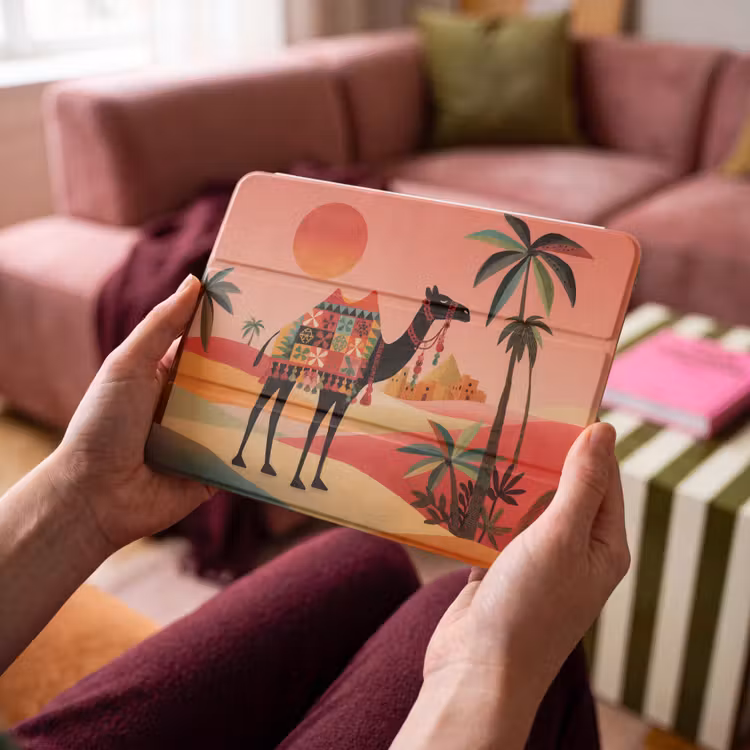 iPad hoes - Kameel - Gekleurd tapijt - Duinen - Rode zon — 4