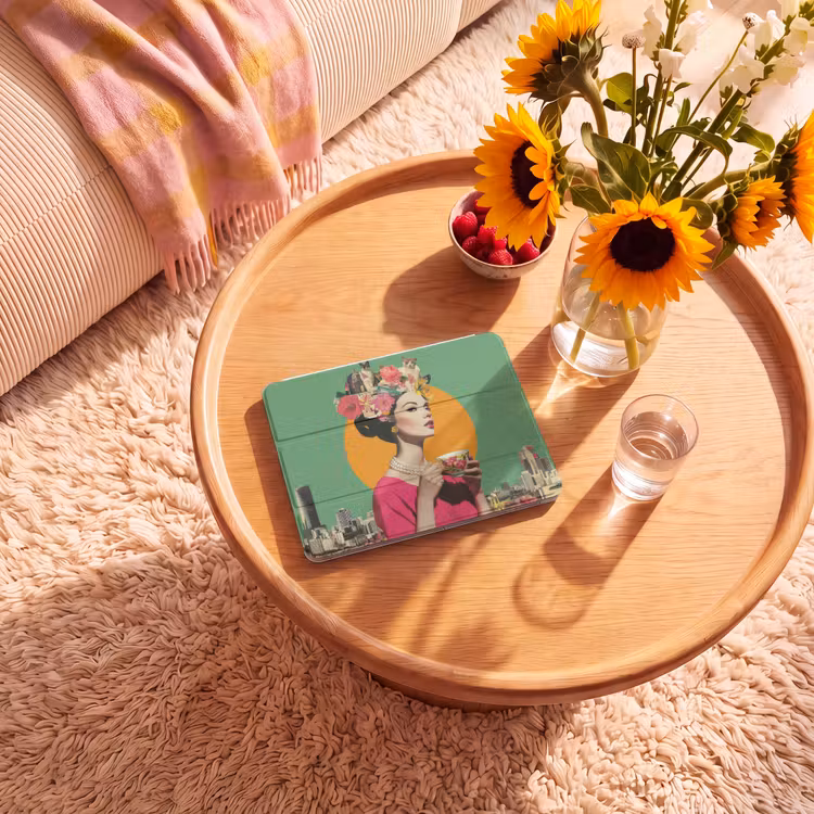 iPad hoes - Retro - Vrouw - Stad - Zon — 2