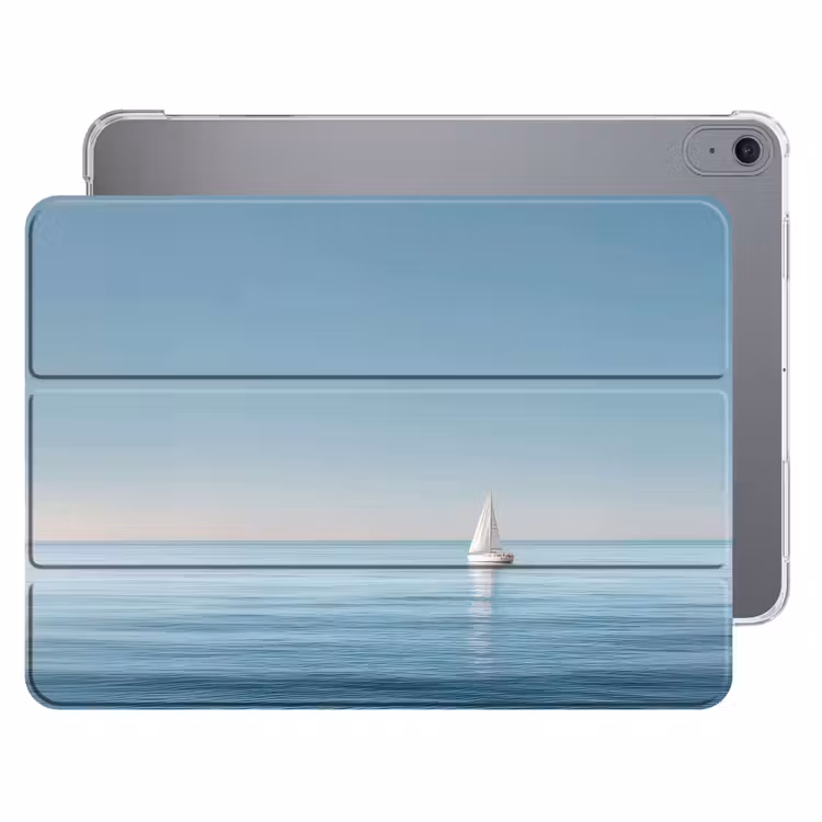 iPad hoes - Zeilbootje - Kalme zee - Helderblauwe hemel — 1