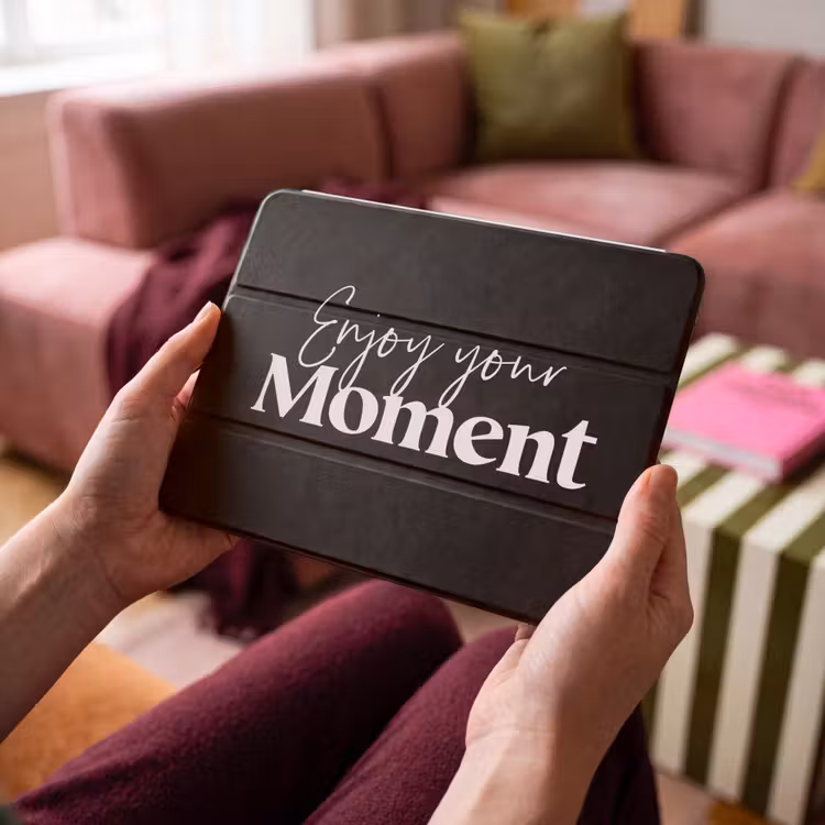 iPad hoes - Quotes - Enjoy your moment - Spreuk - Zwart — 4