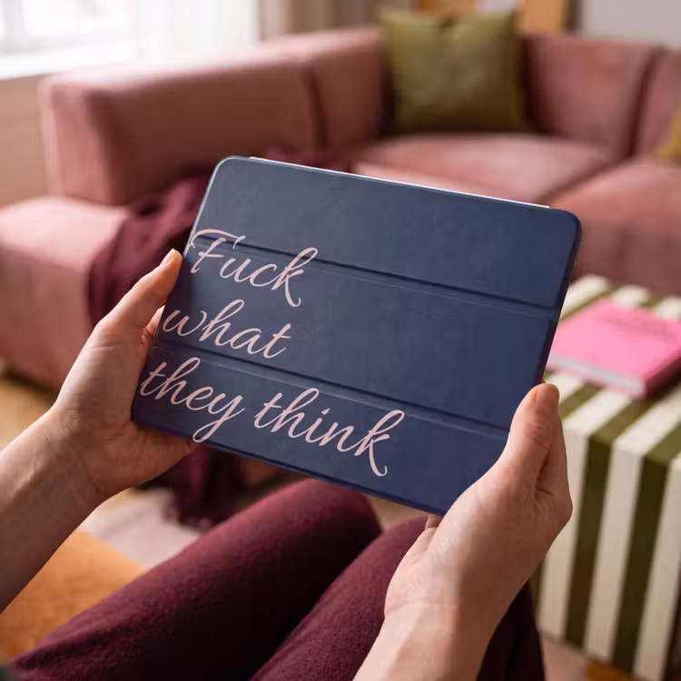 iPad hoes - Fuck what they think - Blauw - Cursief — 4