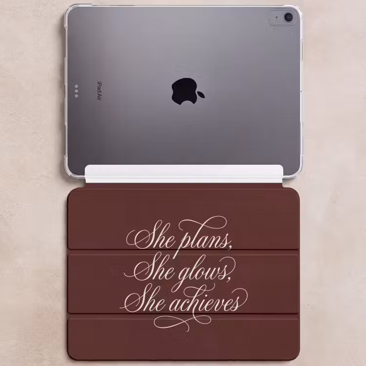 iPad hoes - She plans she glows she achieves - Rood - Cursief — 6