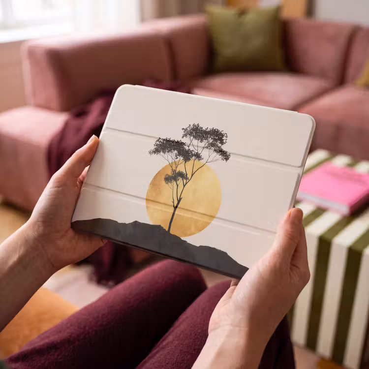 iPad hoes - Zwarte boom - Gouden cirkel - Heuvel — 4