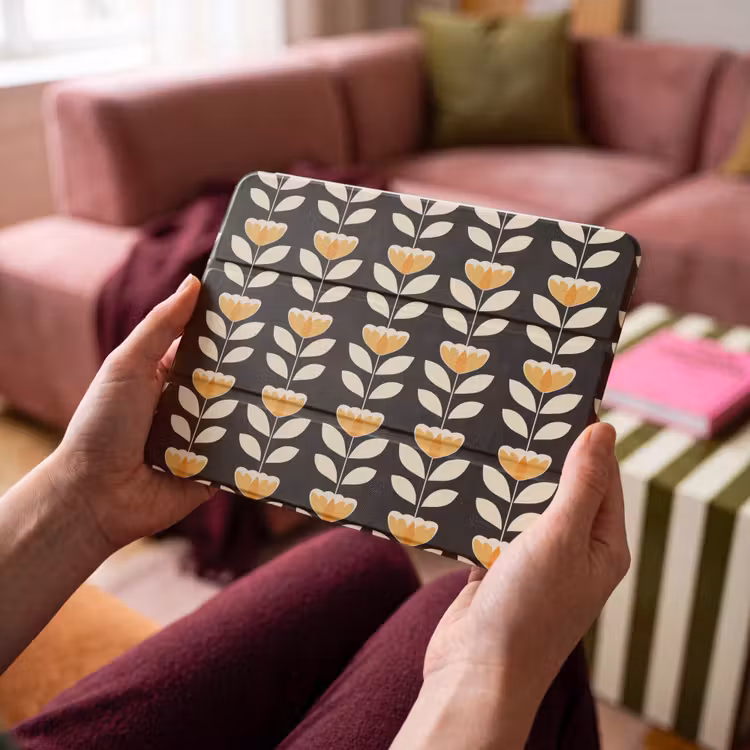 iPad hoes - Retro - Bloem - Zwart - Okergeel — 4