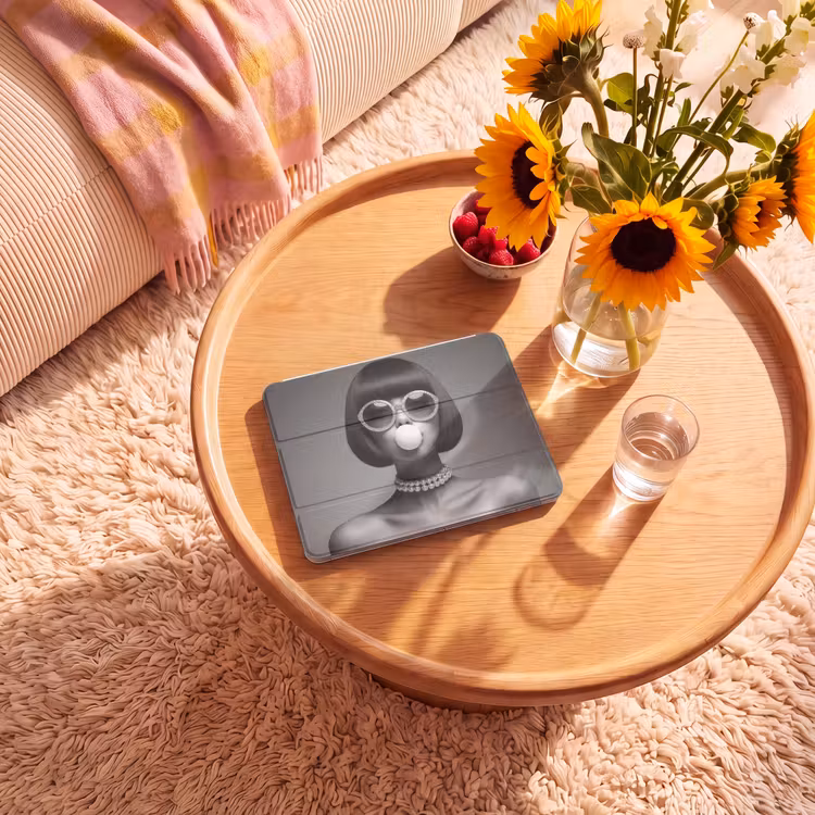 iPad hoes - Vrouw - Zwart Wit - Ketting - Zonnebril — 2