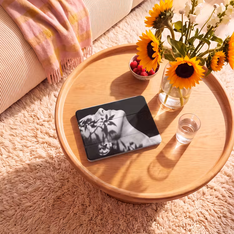 iPad hoes - Gezicht - Schaduw - Bladeren - Zwart - Wit - Intiem — 2