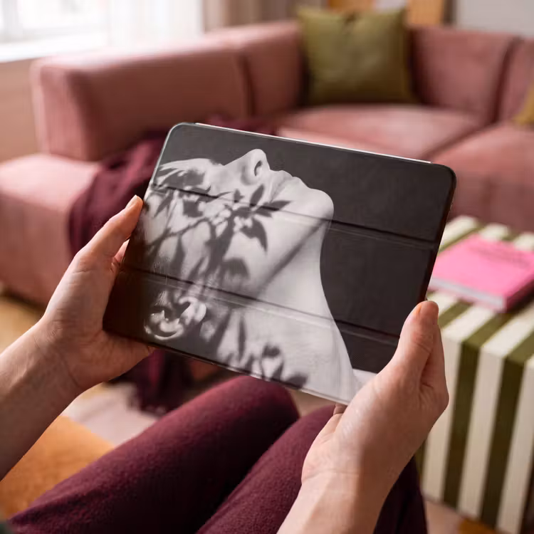 iPad hoes - Gezicht - Schaduw - Bladeren - Zwart - Wit - Intiem — 4