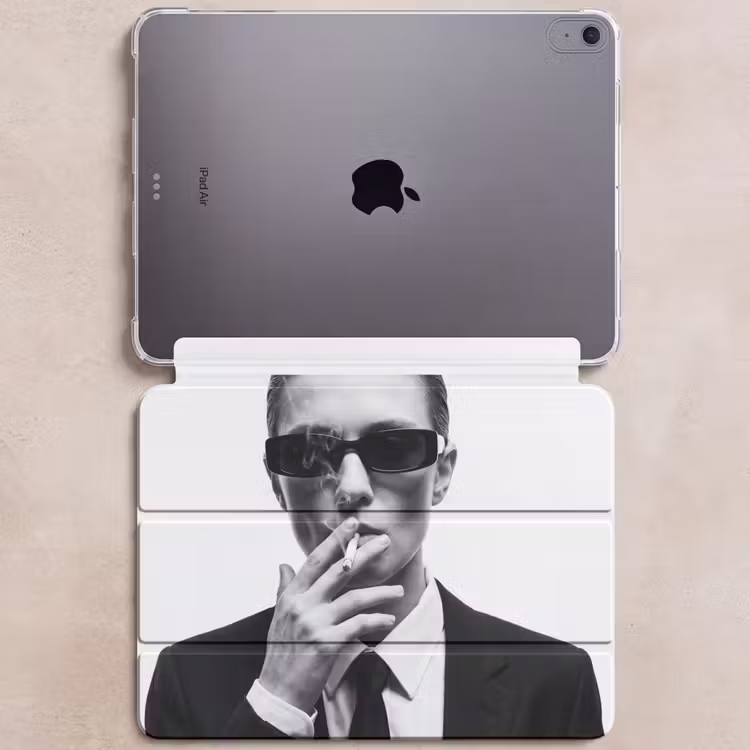 iPad hoes - Portret - Pak - Roken - Zwart - Wit - Stoer — 6