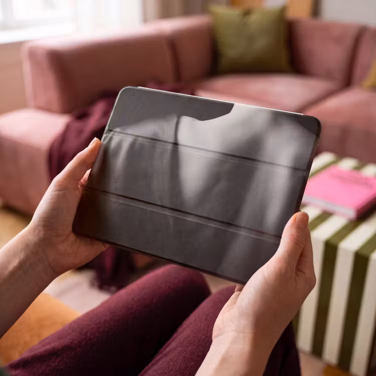 iPad hoes - Schouder - Zijde - Rug - Zwart - Wit - Elegant — 4