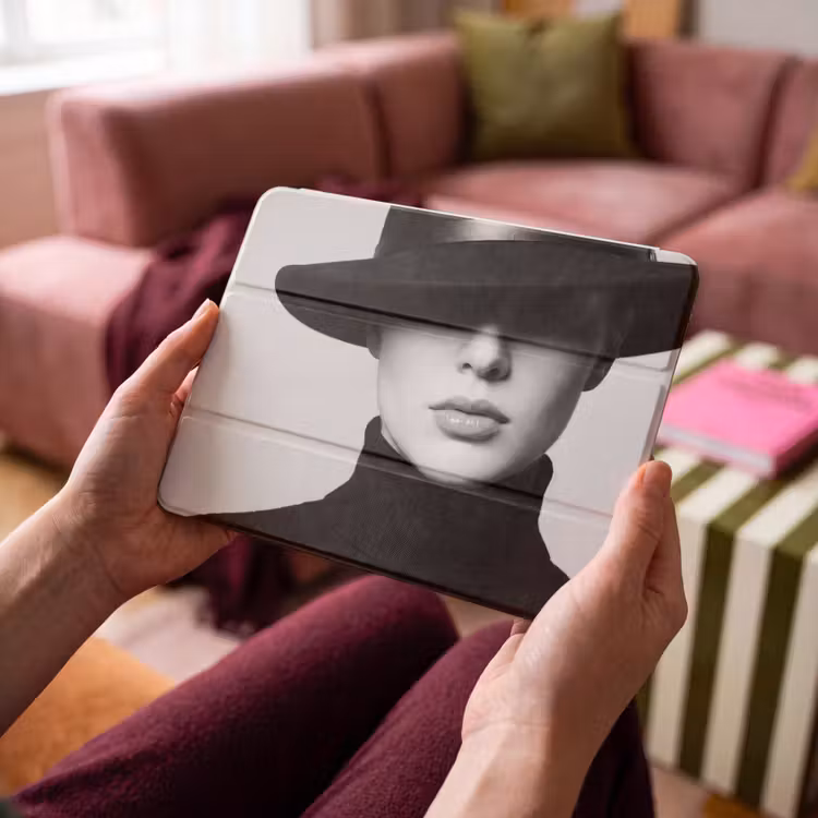 iPad hoes - Vrouw - Schaduw - Zwart - Wit - Mysterieus — 4