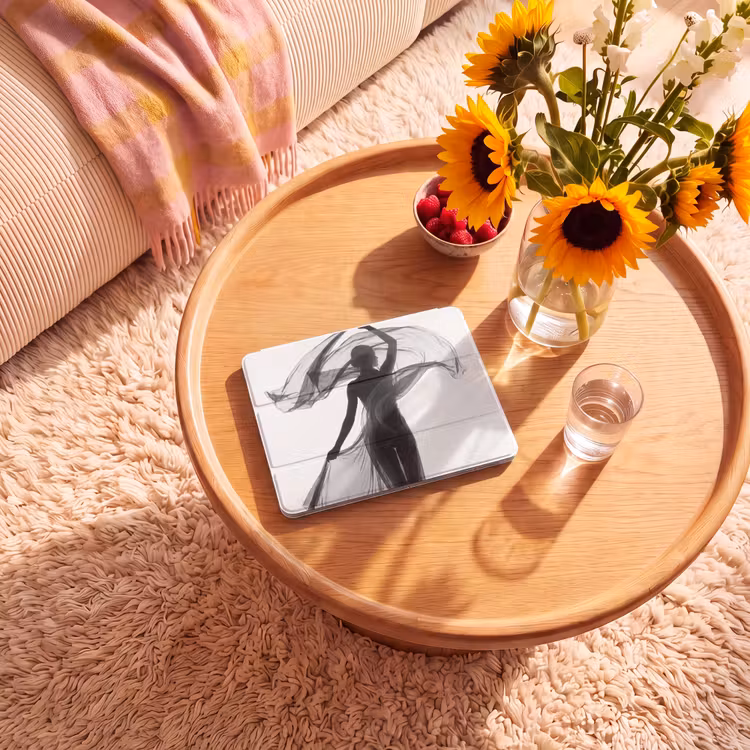 iPad hoes - Vrouw - Sluier - Portret - Zwart - Wit - Artistiek — 2