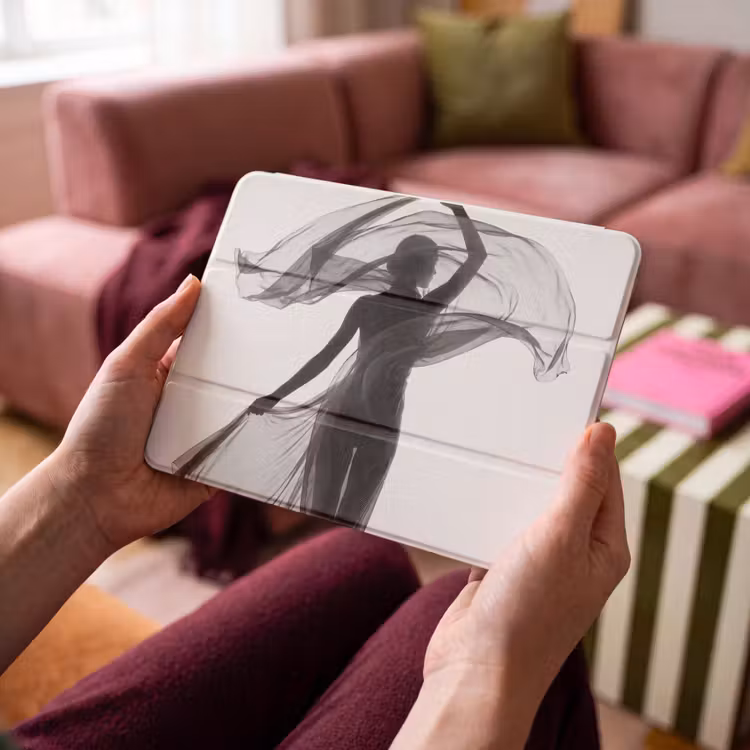iPad hoes - Vrouw - Sluier - Portret - Zwart - Wit - Artistiek — 4