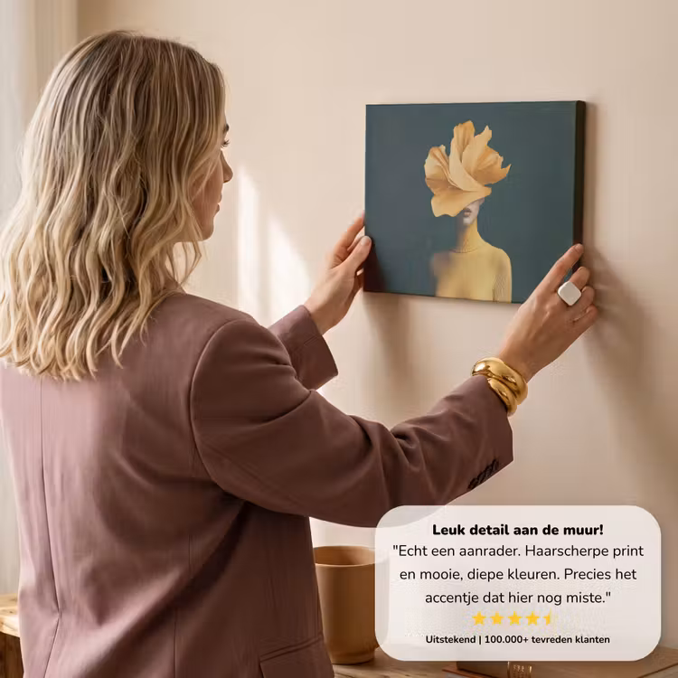 Canvas schilderij - Vrouw met Oranje Bloem — 3