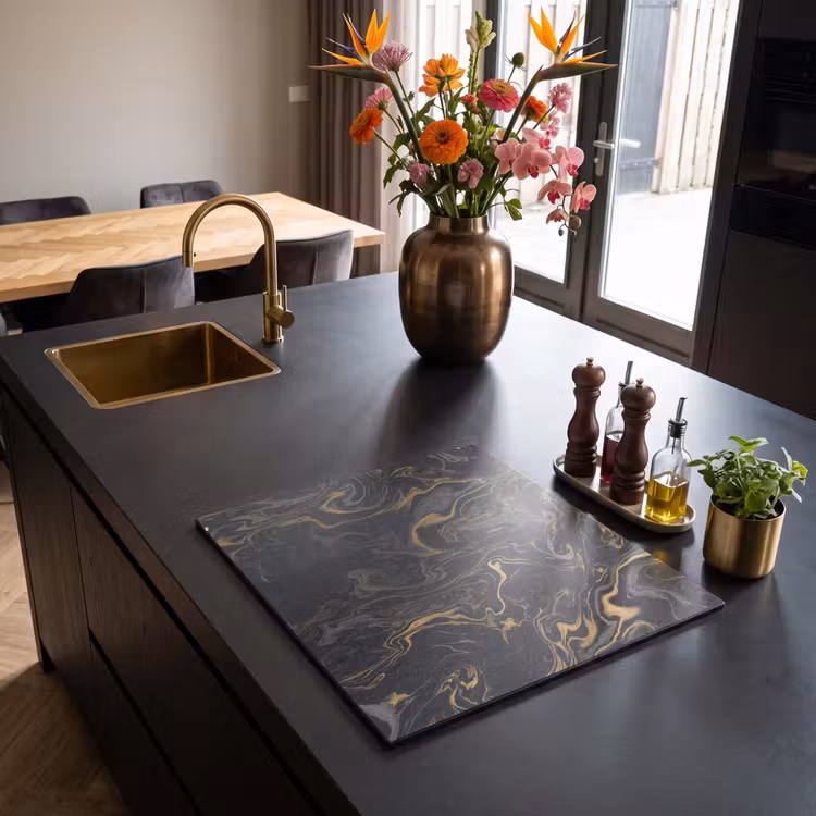 Inductie beschermer - Gouden Rivieren in Zwart Marmer — 5