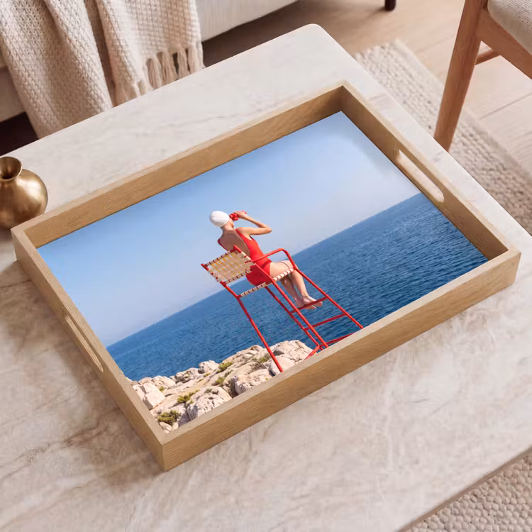 Dienblad - Vrouw - Zee - Kust - Verrekijker - Rood — 2