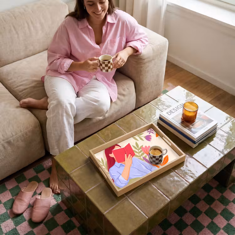 Dienblad - Vrouw - Lezen - Thuis - Modern - Bloemen — 6