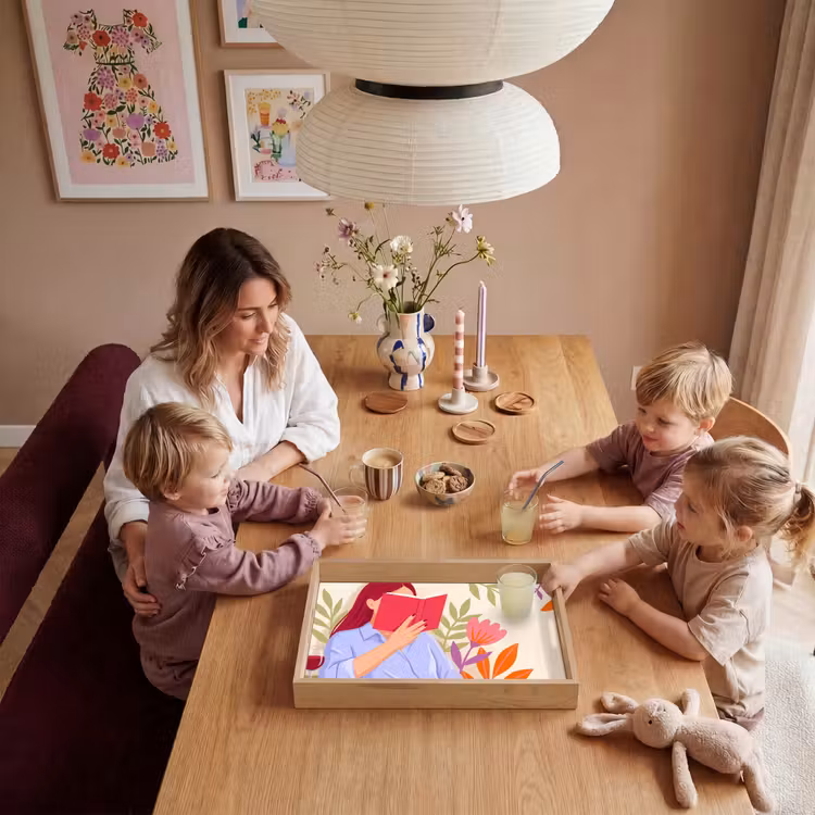 Dienblad - Vrouw - Lezen - Thuis - Modern - Bloemen — 7