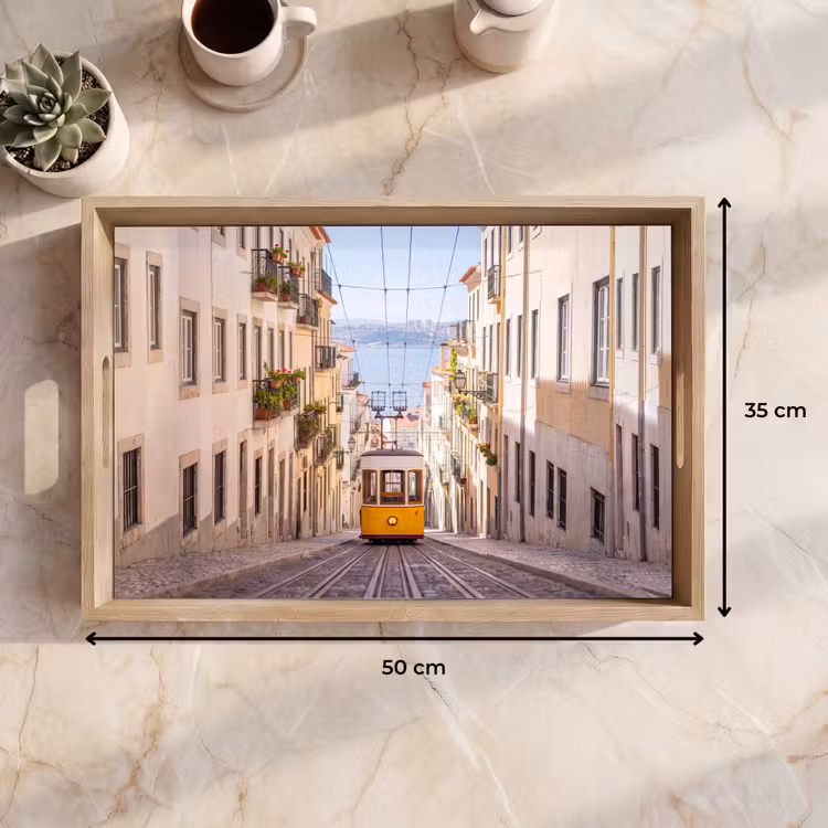 Dienblad - Tram - Straat - Stad - Architectuur - Geel — 9