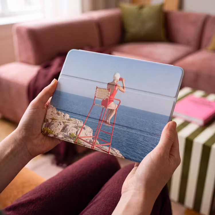 iPad hoes - Vrouw - Zee - Kust - Verrekijker - Rood — 4
