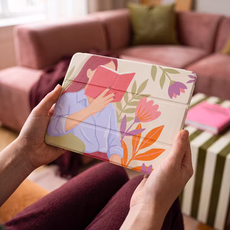 iPad hoes - Vrouw - Lezen - Thuis - Modern - Bloemen — 4