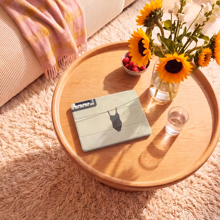 iPad hoes - Badpak - Schaduw - Muur - Zomer - Minimalistisch — 2