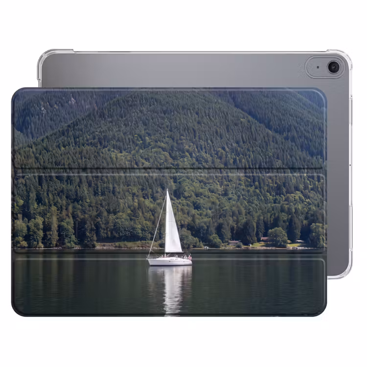 iPad hoes - Zeilboot - Water - Bergen - Natuur - Groen — 1