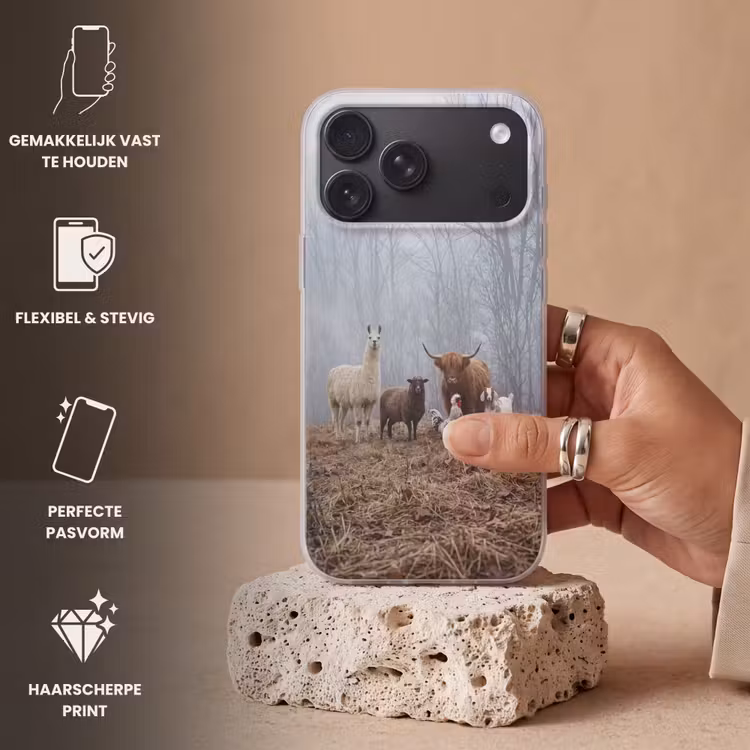 Telefoonhoesje Softcase - Boerderijdieren - Groep - Mist - Natuur - Rustiek — 4
