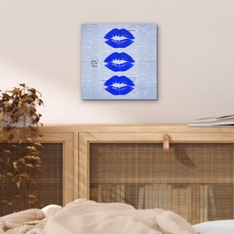 Aluminium schilderij - Blauwe lippen krant — 4
