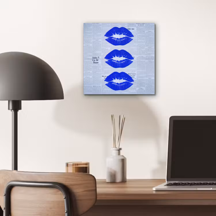 Aluminium schilderij - Blauwe lippen krant — 6
