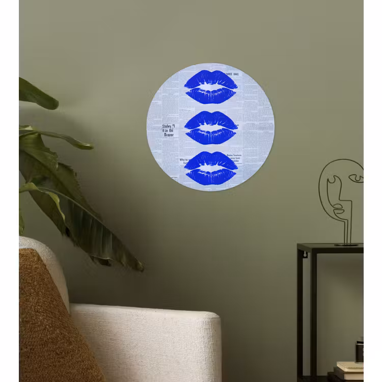 Behangcirkel - Blauwe lippen krant — 3