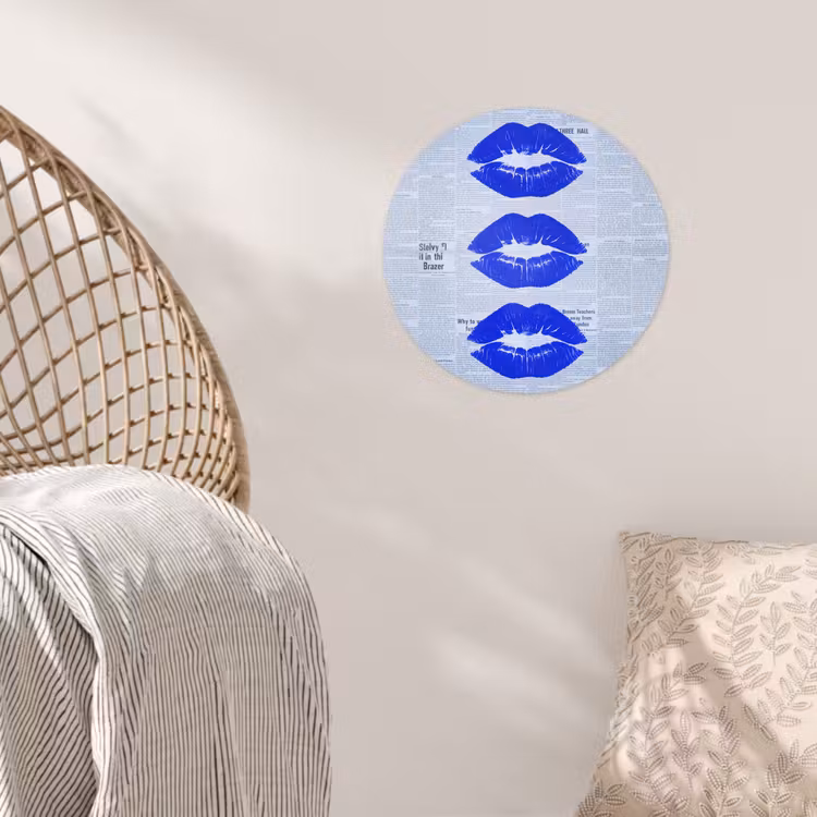 Behangcirkel - Blauwe lippen krant — 5