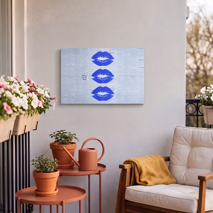 Buiten canvas - Blauwe lippen krant — 3