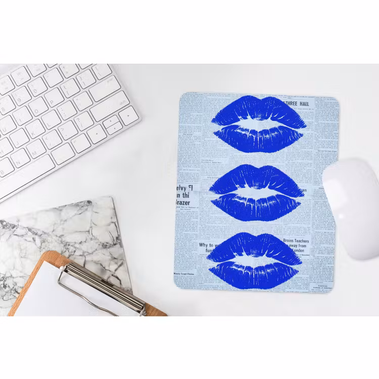 Muismat - Blauwe lippen krant — 4