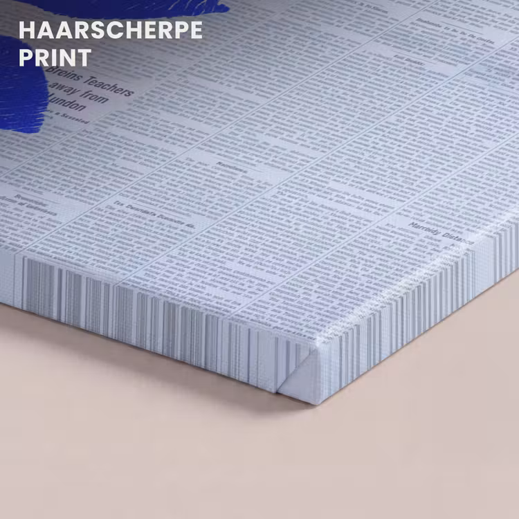 Canvas schilderij - Blauwe lippen krant — 5