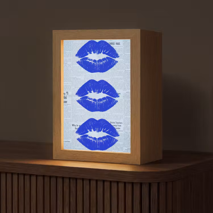 Gepersonaliseerde Lightbox - Blauwe lippen krant — 1