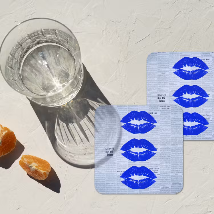 Onderzetter - Blauwe lippen krant — 2