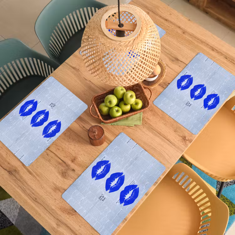 Placemat - 6 stuks - Blauwe lippen krant — 4