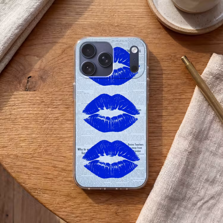 Telefoonhoesje Softcase - Blauwe lippen krant — 2