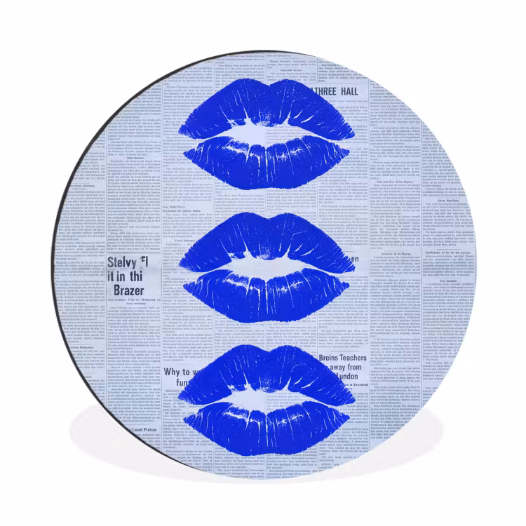 Wandcirkel - Aluminium - Blauwe lippen krant — 1