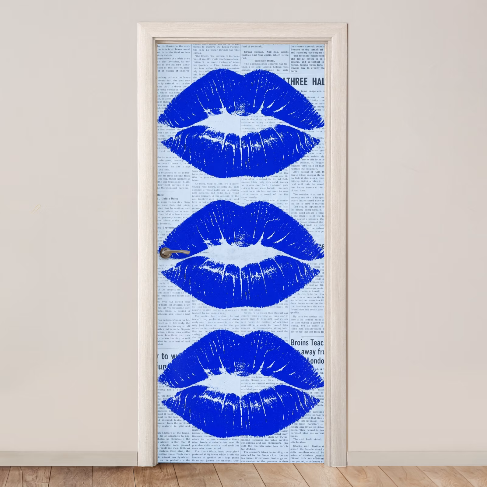 Deursticker - Blauwe lippen krant — 1