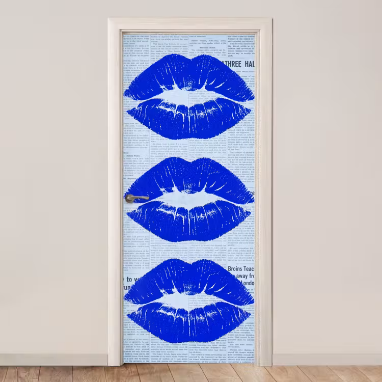 Deursticker - Blauwe lippen krant — 1