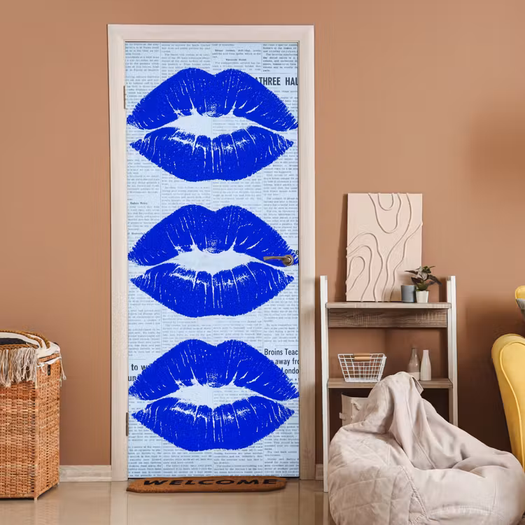 Deursticker - Blauwe lippen krant — 2