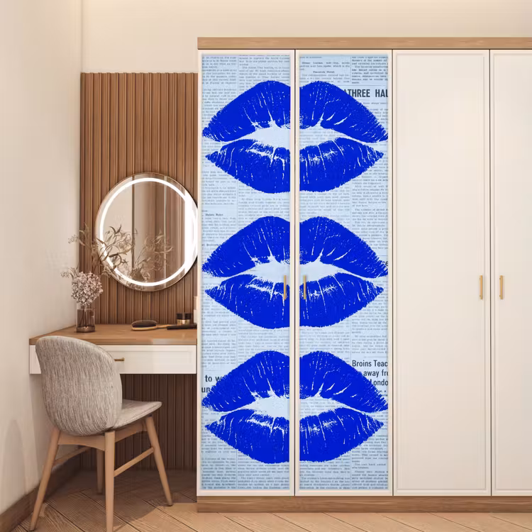 Deursticker - Blauwe lippen krant — 5