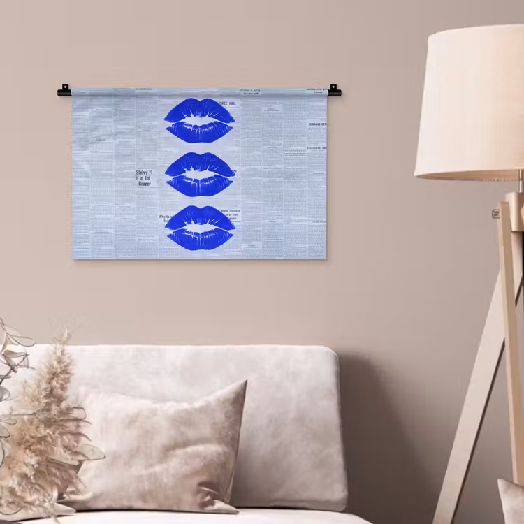 Wandkleed - Blauwe lippen krant — 2