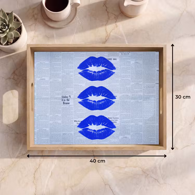 Dienblad - Blauwe lippen krant — 9