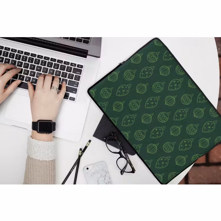 Laptophoes - Kerstbal - Groen - Kerst — 3